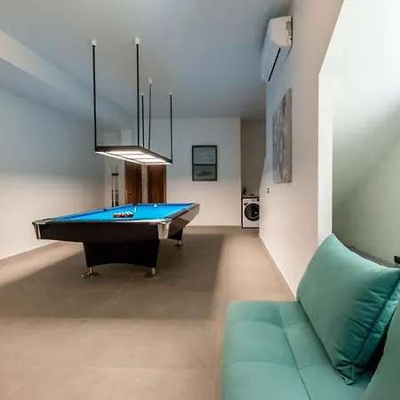 Villa Lusol Seafront - 